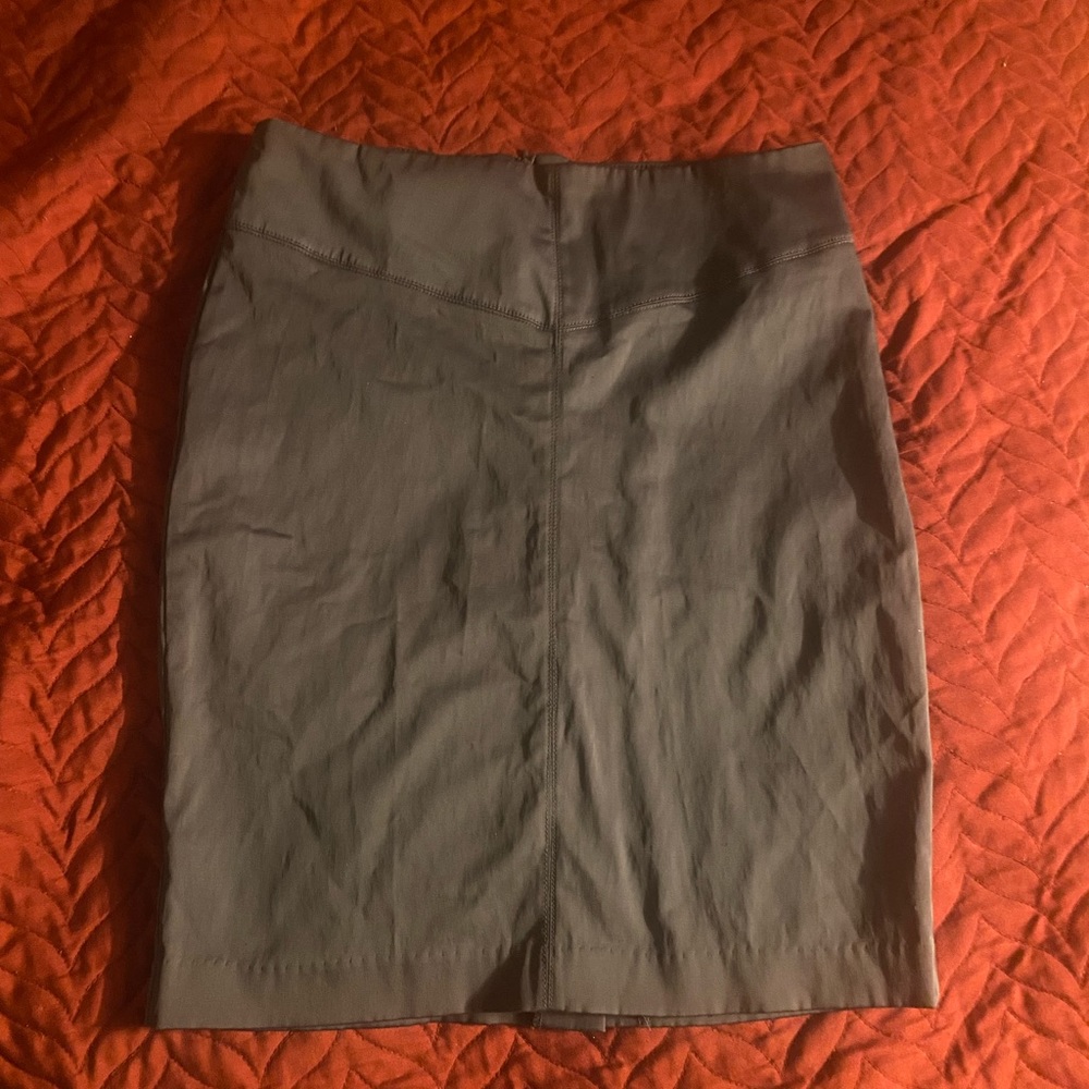 2b Bebe skirt